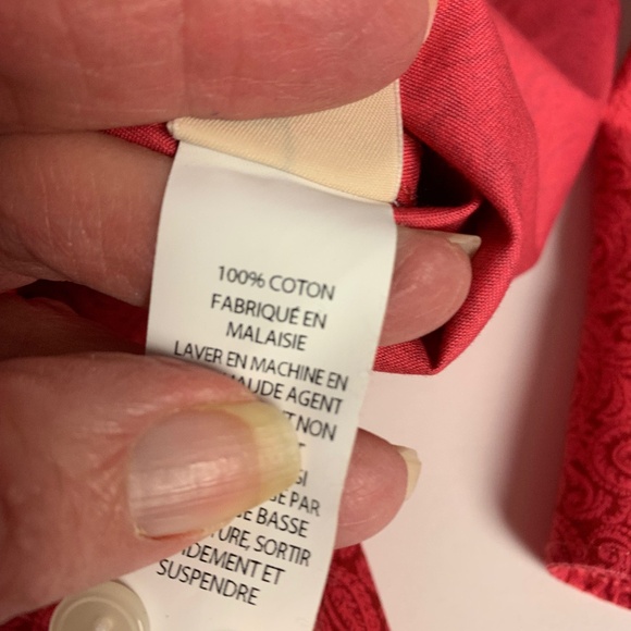 LL Bean blouse SZ XS red button down wrinkle resistant classic paisley office - Picture 7 of 10